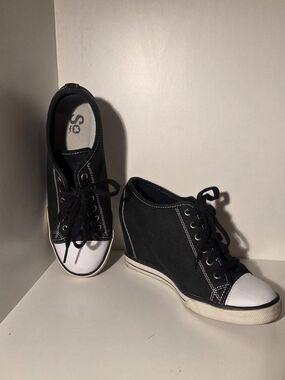So Brands Canvas Wedge Sneakers - Black and White Size 8 Med